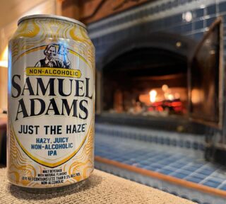 For that faded uncle who knocks #nearbeer at the holidays. Try a @samueladamsbeer Just The Haze NA IPA and tell us it isn’t pound for pound — or in this case, ounce for ounce — a great brew … One of our fave hazy IPA NAs. #happythanksgivng! #nearbeercheers!

#nacraftbeer #nonalcoholic #nearbeer #nonbooze #nonalcoholicdrink #nonalcoholicbeer #nonalcoholiccocktail #nonalcoholicwine #nonalcoholicdrinks #nadrinks #nabeer #nonbooze #noalcohol #noalcoholneeded #nonalcoholicdrink #soberlife #soberliving #soberaf #sobercurious #nawine #craftnabeer